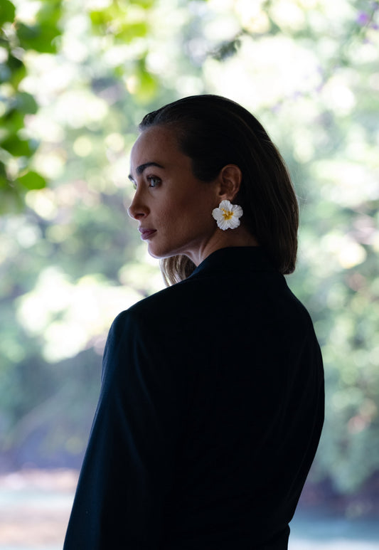 Mama Hibiscus blanche